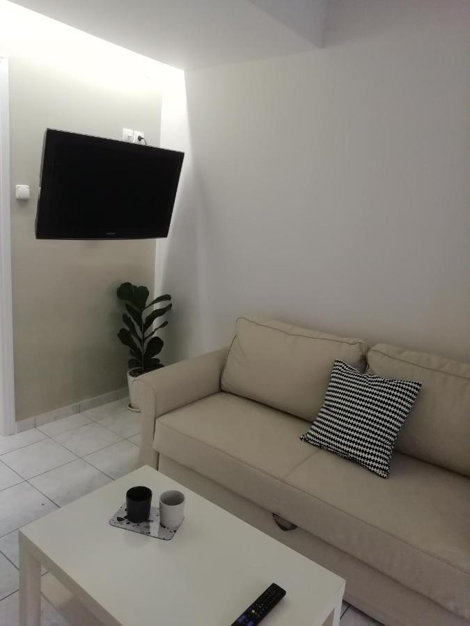 Stylish Apartment By City Center B Heraklion  Bagian luar foto