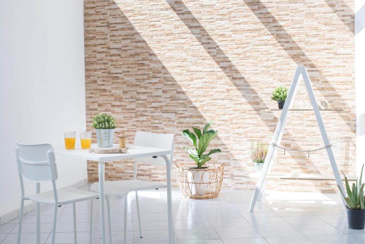 Stylish Apartment By City Center B Heraklion  Bagian luar foto